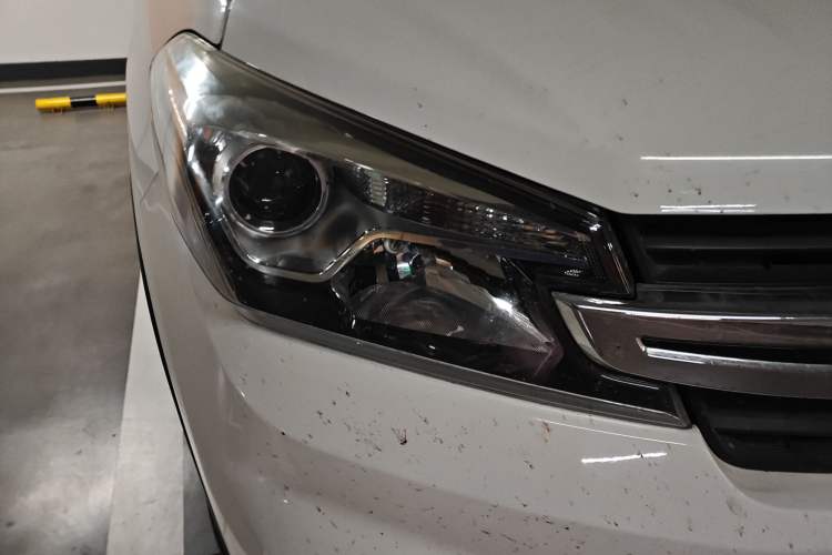 Used Dongfeng Fengon S560 2018 1.8L CVT Urban Model 7 Seats Right Front Headlight