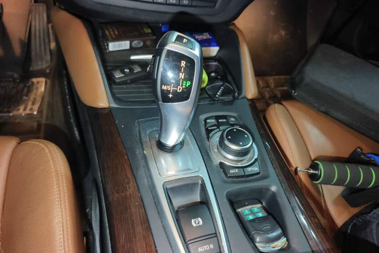 Used BMW X6 2014 xDrive35i five-seater
