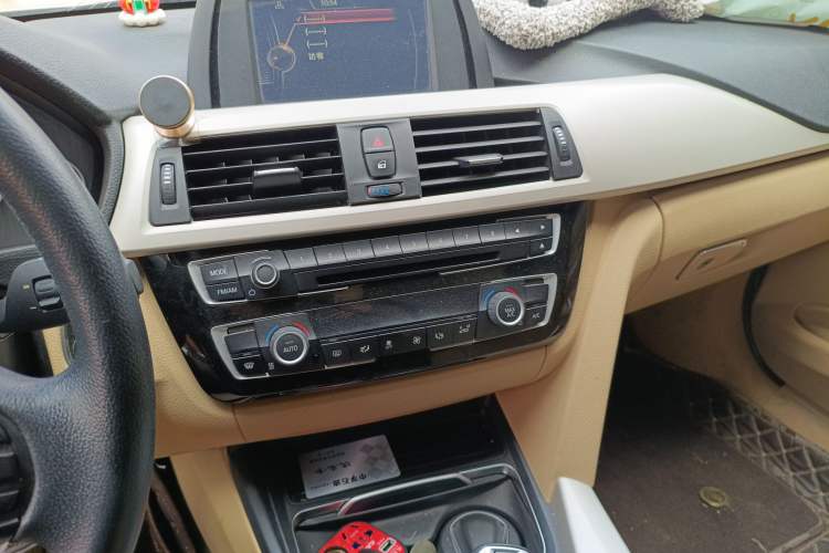 Used BMW 3 Series 2016 320Li Ambition Model
