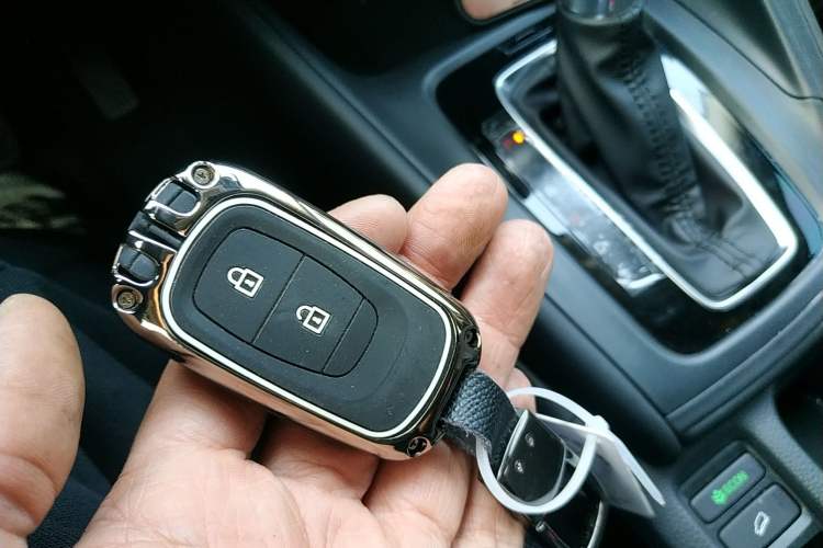 Used Honda Vezel 2023 1.5L CVT Elite Edition
