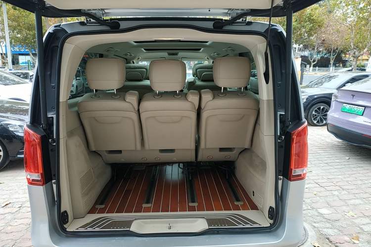 Used Mercedes-Benz V-Class 2016 V 260 L Prestige Extended Edition