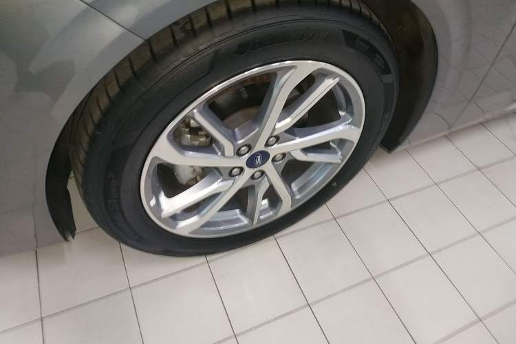 Used Ford Mondeo 2022 Restyled EcoBoost 245 Luxury Version Left Front Wheel Hub