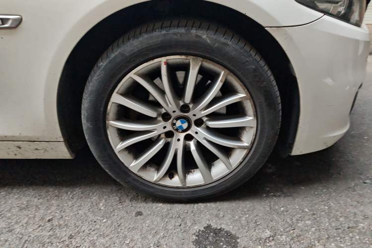 Used BMW 5 Series 2014 525Li Luxury Design Package