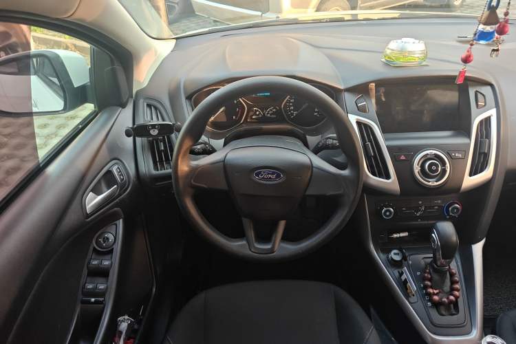 Used Ford Focus 2015 Hatchback 1.6L Automatic Comfort Model
