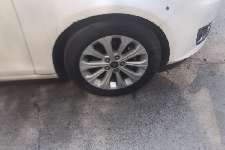 Used Ford Escort 2015 1.5L Automatic Fashion Model
