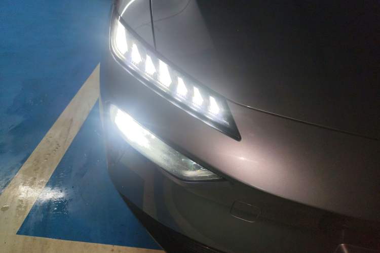 Used Dongfeng eπ eπ007 2024 Pure Electric 530 Air Edition Right Front Headlight