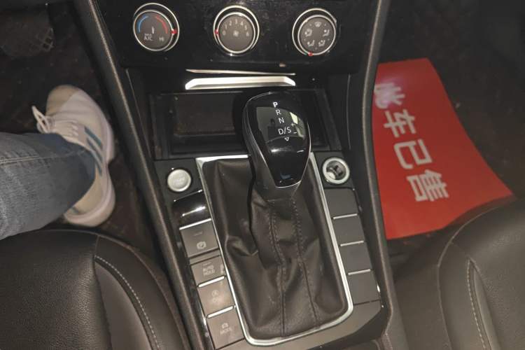 Used Volkswagen Sagitar 2022 280TSI DSG Flyover Edition
