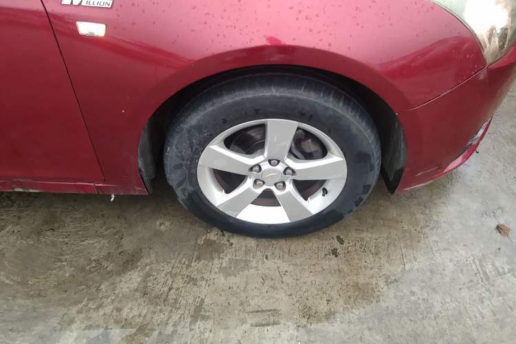 Used Chevrolet Cruze 2014 1.6L SL Millionth Anniversary Edition AT Right Front Wheel Hub