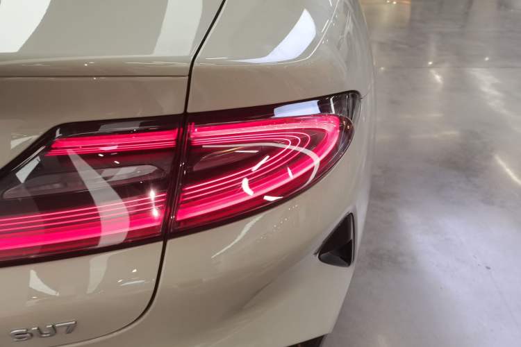 Used Xiaomi Auto SU7 2024 Rear-Drive Ultra-Long Range Advanced Pro-Level Intelligent Driving Version
