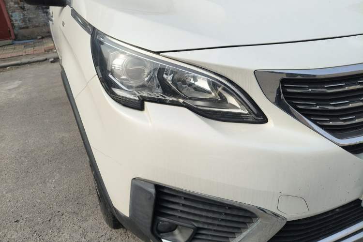 Used Peugeot 5008 2017 380THP 7-Seater Elite Edition Right Front Headlight