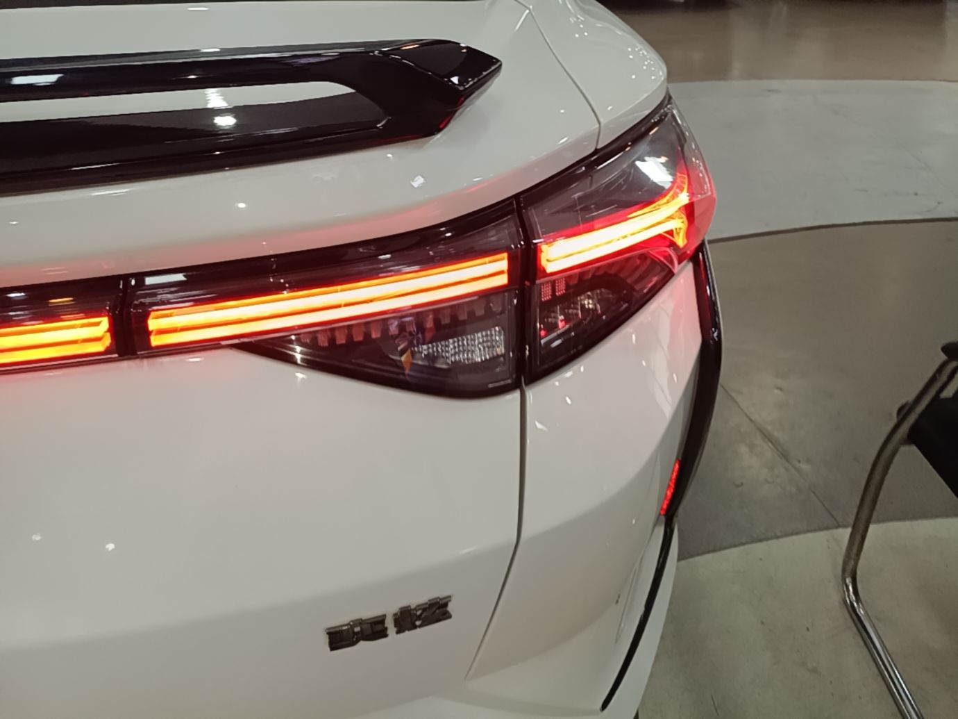 Dongfeng Aeolus Yixuan 2022 230T Automatic Adaptive-Beam Knight Edition — снимка 9