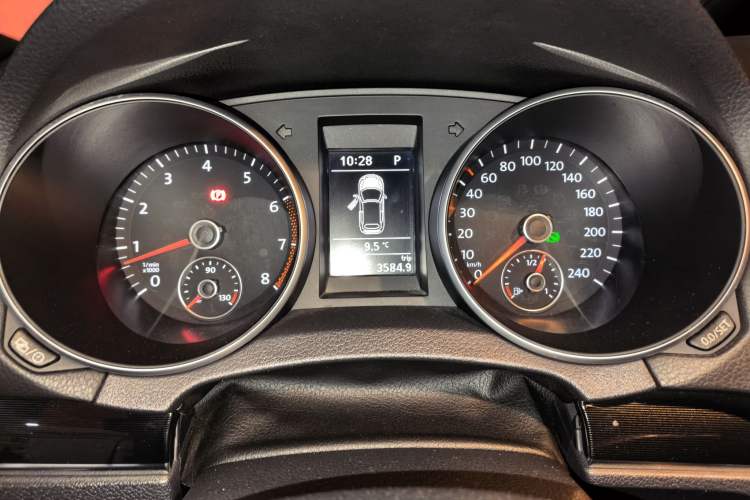 Used Volkswagen Golf (Import) 2012 1.4TSI Luxury Convertible Edition