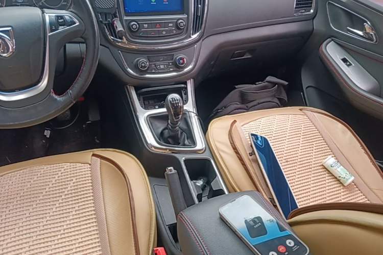 Used Baojun 560 2016 1.8L Manual Luxury Edition