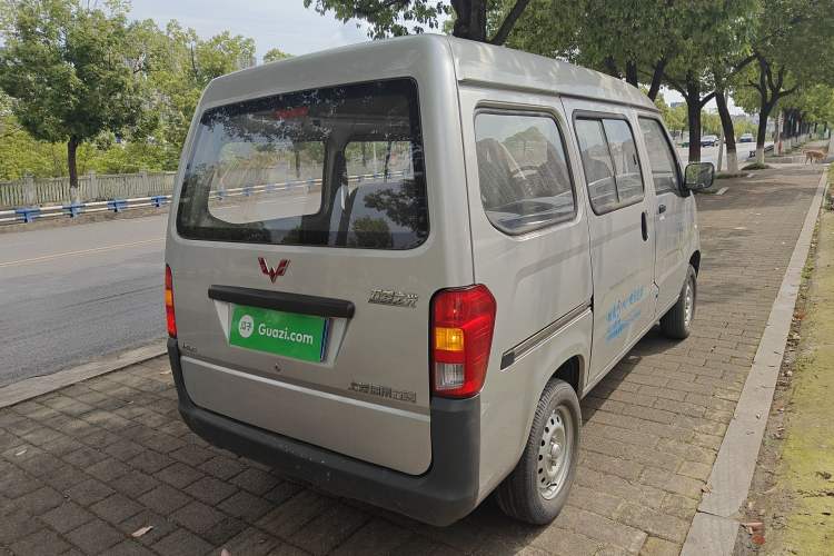Used Wuling Zhiguang 2023 1.5L Practical Version 5/7 Seats Rear Right 45 Deg