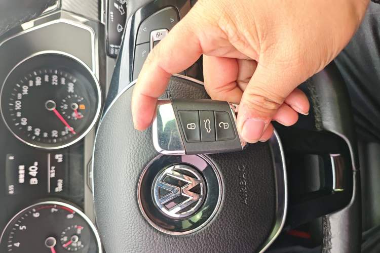 Used Volkswagen Magotan 2018 330TSI DSG Advanced Model Vehicle Key