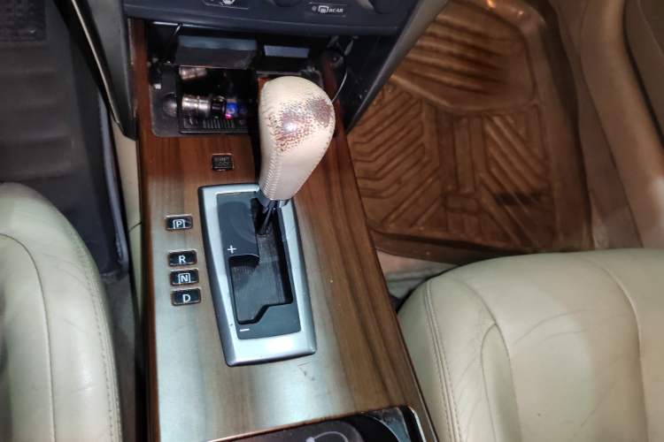 Used Nissan Teana 2008 Duke 2.5L XV Luxury Edition Gear Lever