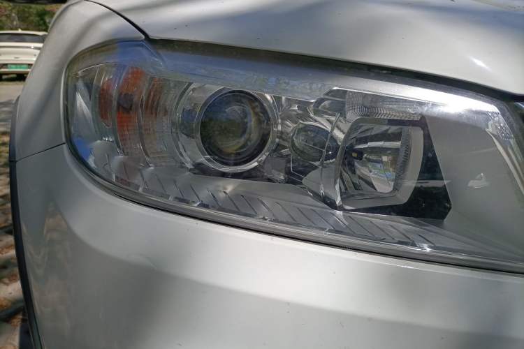 Used Haval H6 2017 Red-Label Sport Edition 1.5T Automatic Two-Wheel Drive Luxury Model Right Front Headlight