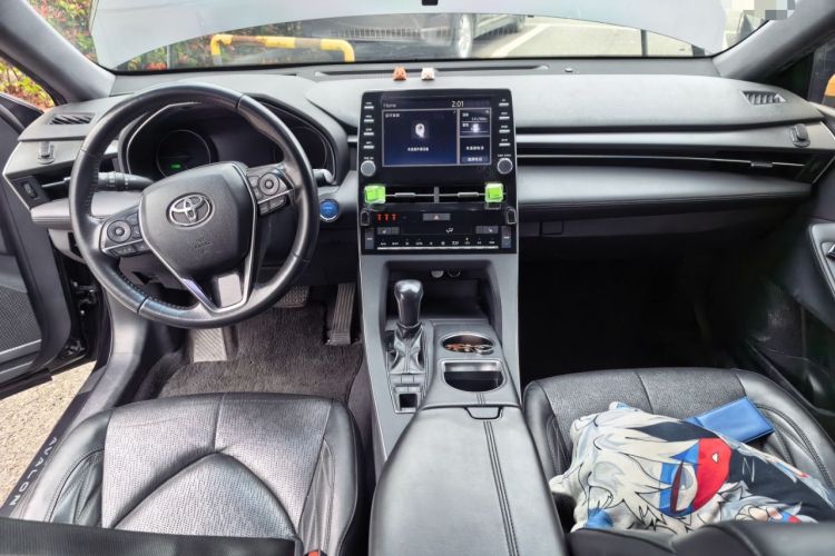 Used Toyota Avalon 2019 Dual-Engine 2.5L XLE Prestige Version China VI Standard Center Console