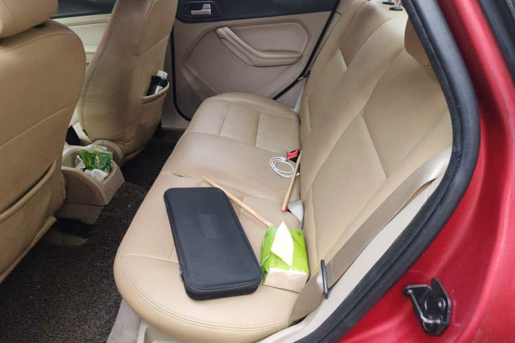 Used Ford Focus 2013 Sedan Classic 1.8L Automatic Base Model
