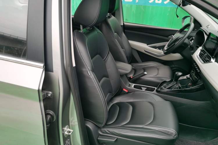 Used Baojun 530 2019 1.5T CVT Luxury Model 7 Seats China V Emission Standard
