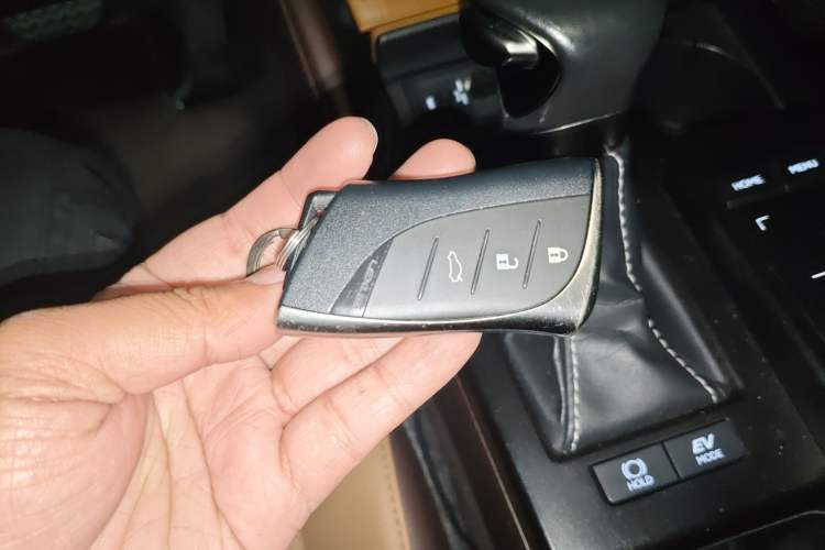 Used Lexus ES 2018 300h Premium Edition China V Standard
