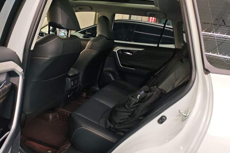 Used Toyota RAV4 2024 2.0L CVT Two-Wheel Drive Fashion Plus Edition
