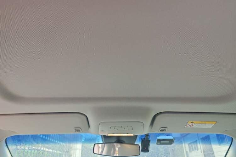 Used Buick GL8 2023 Land Executive Class Comfort Model
