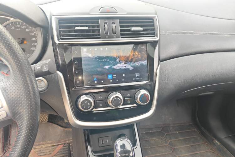 Used Nissan Tiida 2023 1.6L CVT Smart Drive Version
