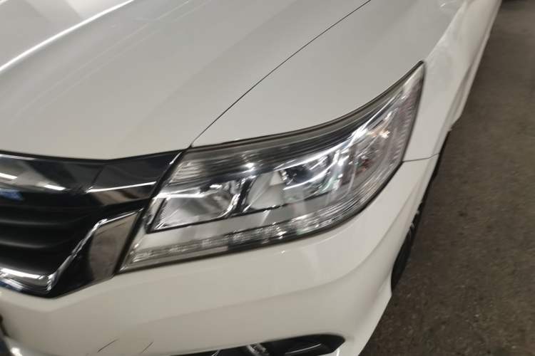 Used Honda Crider 2015 1.8L automatic luxury edition
