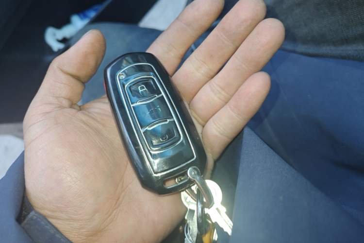 Used Geely Auto Emgrand GL 2018 1.8L Manual Elite Smart Connectivity Version Vehicle Key