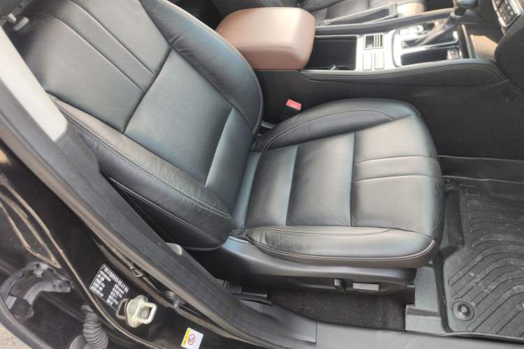 Used GAC Trumpchi GS8 2017 320T Two-Wheel Drive Luxury Smart Connectivity Version (7 Seats)
