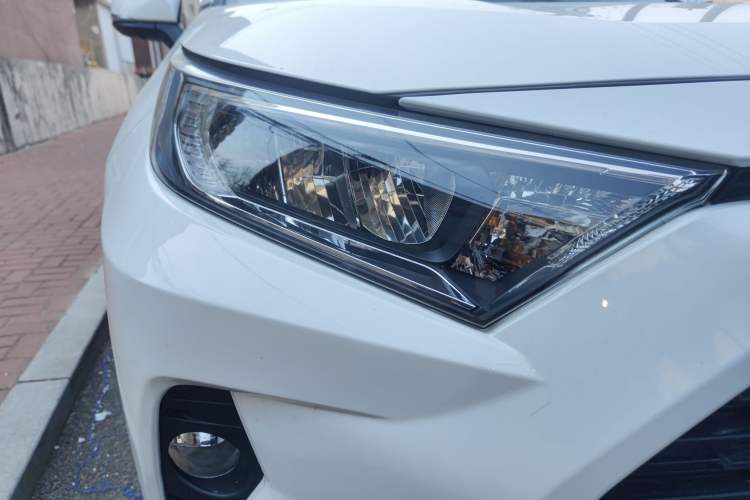 Used Toyota RAV4 2020 2.0L CVT Two-Wheel Drive Fashion PLUS Edition