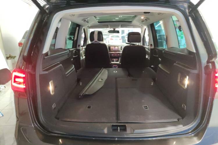 Used Volkswagen Sharan 2016 380TSI Comfort Edition 7-Seater
