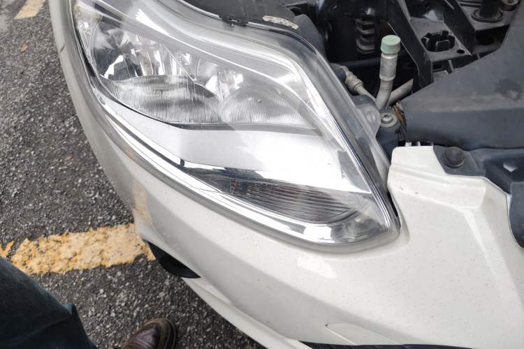 Used Ford Focus 2012 Hatchback 1.6L Automatic Comfort Model Right Front Headlight