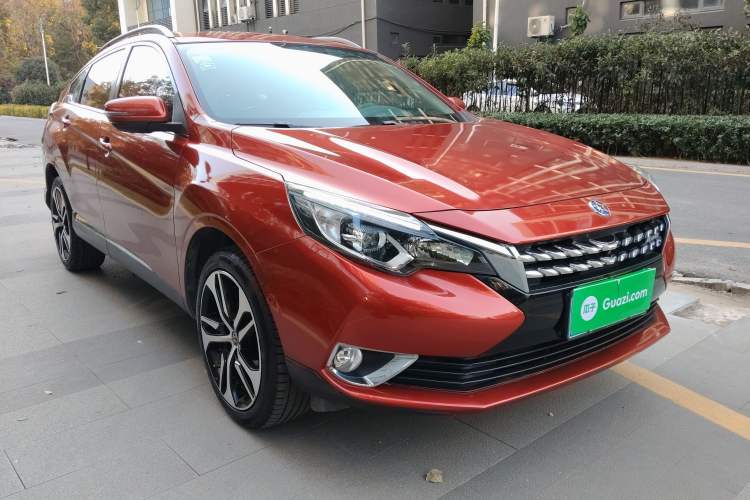 Used Venucia T90 2018 2.0L CVT Smart Connect Leading Edition China V Standard
