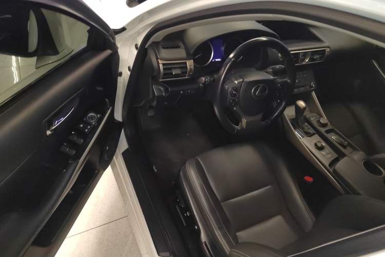 Used Lexus IS 2015 200T Fēngshàng Edition