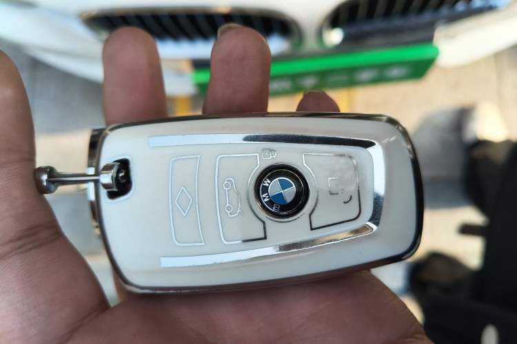 Used BMW 3 Series 2014 320Li Luxury Design Package
