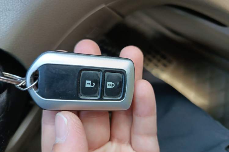 Used Toyota Highlander 2012 2.7L Two-Wheel Drive 7-Seater Luxury Edition