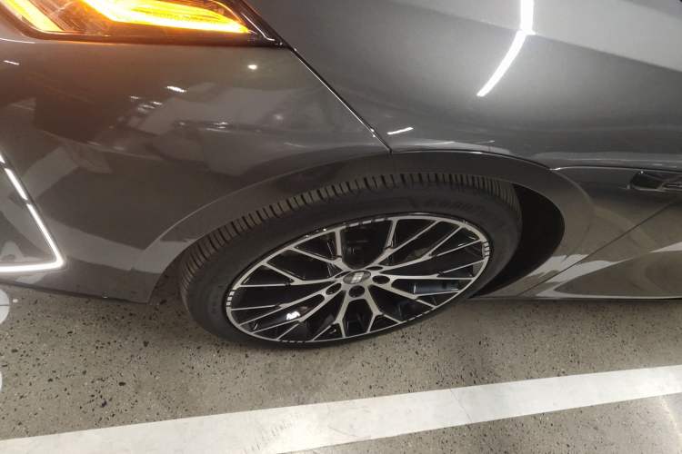 Used Geely Galaxy E8 2024 620 km All-Wheel-Drive Starship Performance Edition