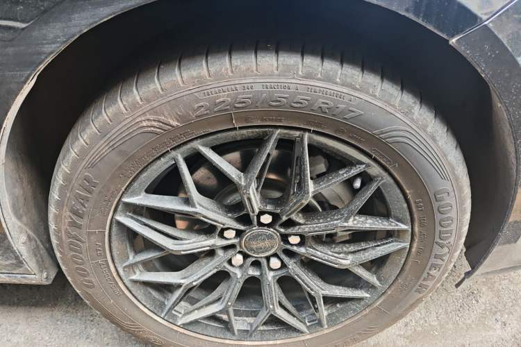 Used Buick Regal 2022 552T Smart Edition Right Front Wheel Hub