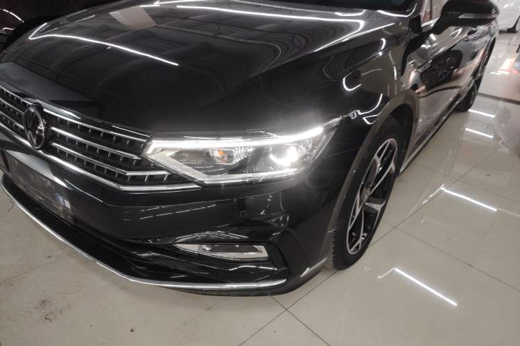 Used Volkswagen Magotan 2023 2 Million Units Commemorative Edition 330TSI DSG Luxury Version Left Front Headlight