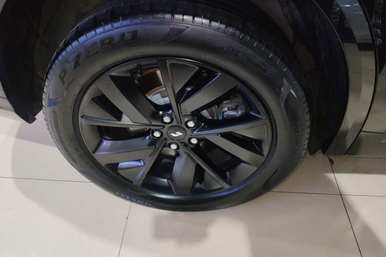 Used Li Auto L8 2023 Pro Model
