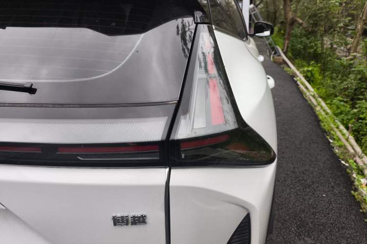 Used Geely Auto Emgrand X7 Sport 2024 1.5TD Dragon Edition Right Rear Taillight