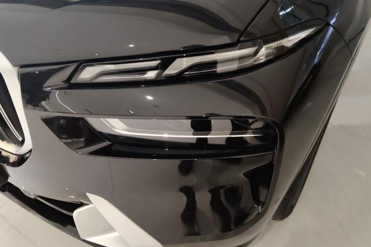 Used BMW X7 2024 xDrive40i Luxury Package – Leading Model Left Front Headlight