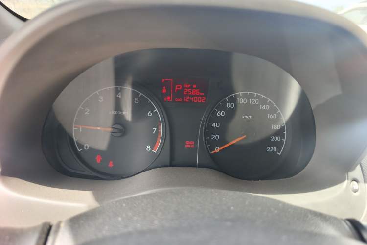 Used Hyundai Verna (older generation) 2014 1.4L Automatic Smart GLS Instrument Cluster