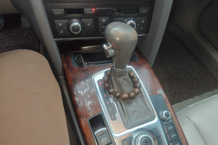 Used Audi A6L 2011 2.4L Technology Edition Gear Lever