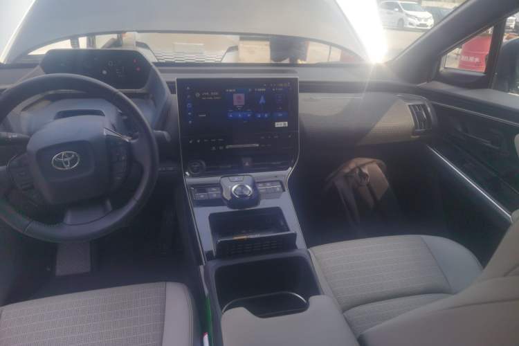 Used Toyota FAW bZ4X 2022 Two-Wheel Drive Long-Range PRO Version
