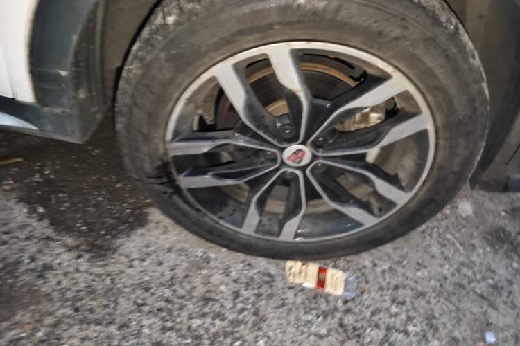 Used Roewe RX5 2016 30T Four-Wheel Drive Automatic Internet Smart Luxury Edition Right Front Wheel Hub