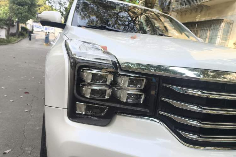 Used GAC Trumpchi GS8 2017 320T Two-Wheel Drive Luxury Smart Connectivity Version (7 Seats) Right Front Headlight