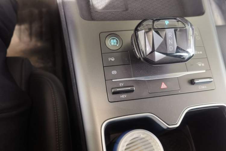 Used BYD Song Pro New Energy 2025 Second-Generation Intelligent Driving Version DM-i 115KM Excellence Edition Gear Lever